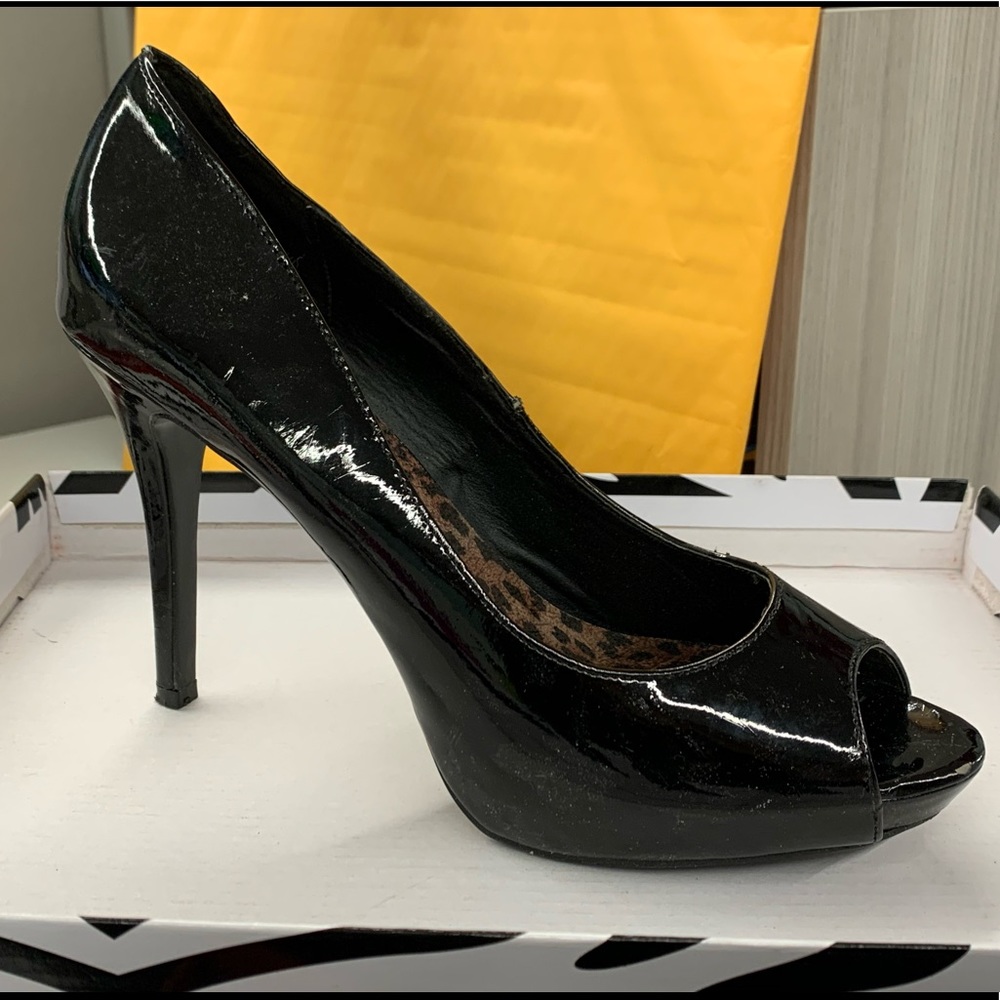 Black Peep toe pump BN